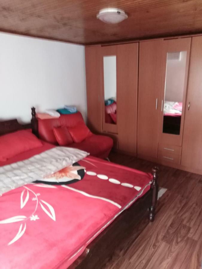 بودغوريتْسا Apartmani Emil المظهر الخارجي الصورة